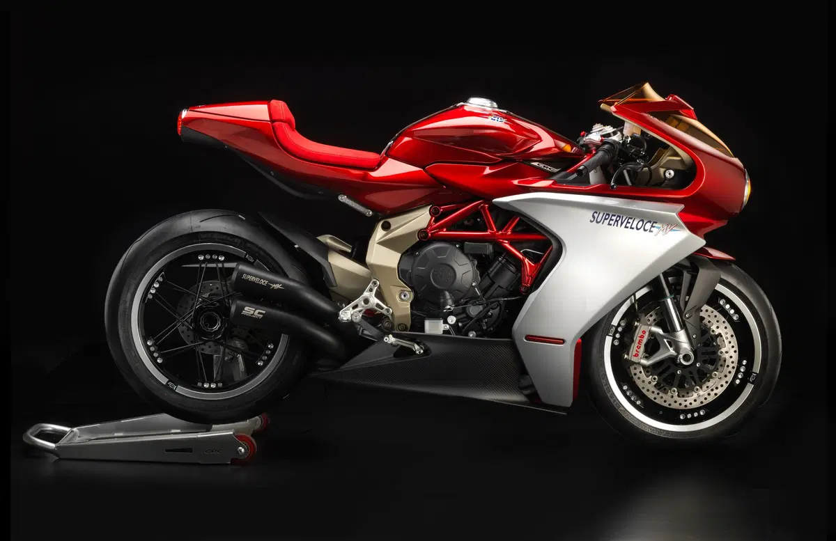 MV Agusta Superveloce 800 Serie Oro: 300 esemplari dal 2020