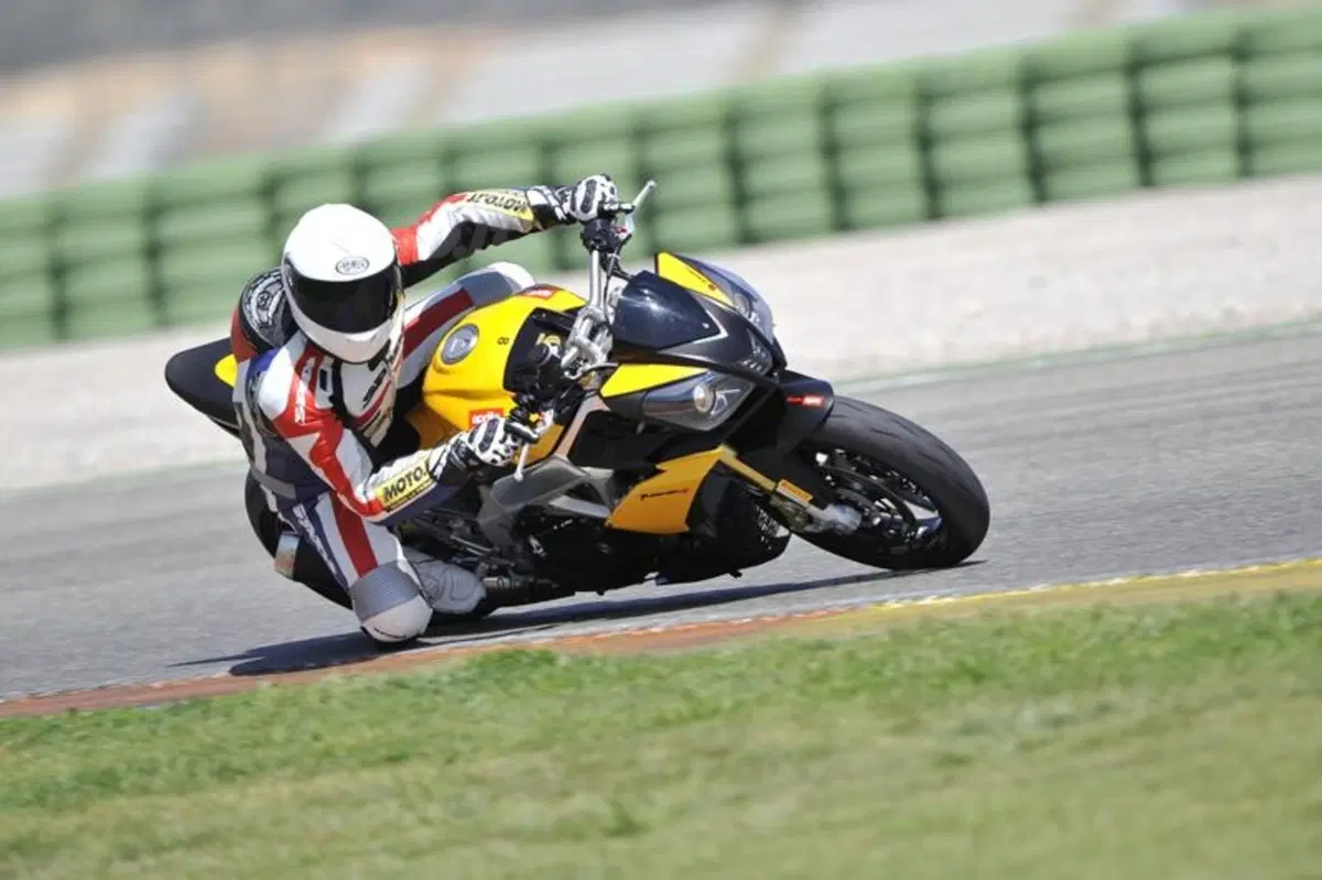 Aprilia Tuono V4R   (10)