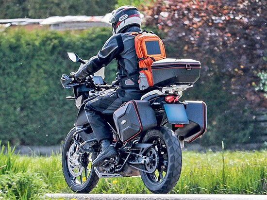 La KTM 390 Adventure durante i collaudi