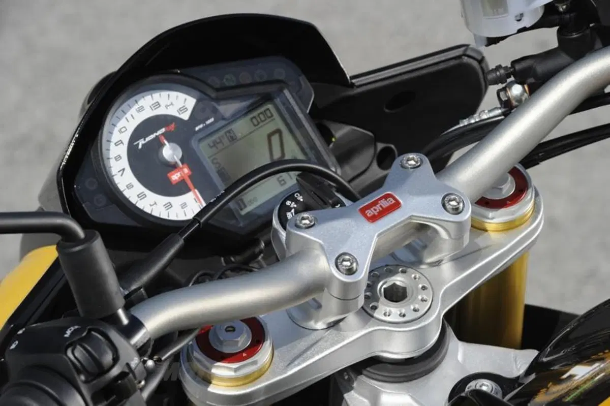 Aprilia Tuono V4R   (51)