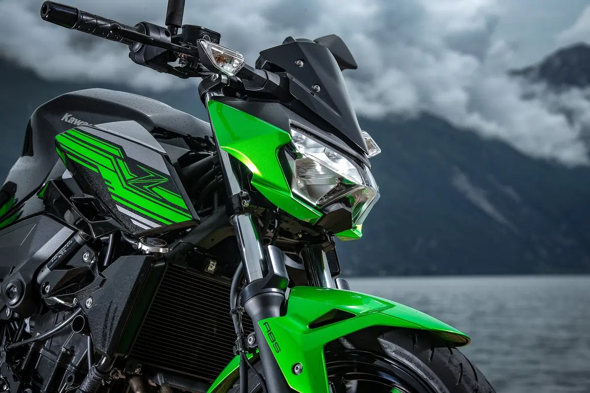 Kawasaki Z400 2019, TEST: la piccola Z affila le unghie [EMBARGO 31 maggio ORE 11. 00]