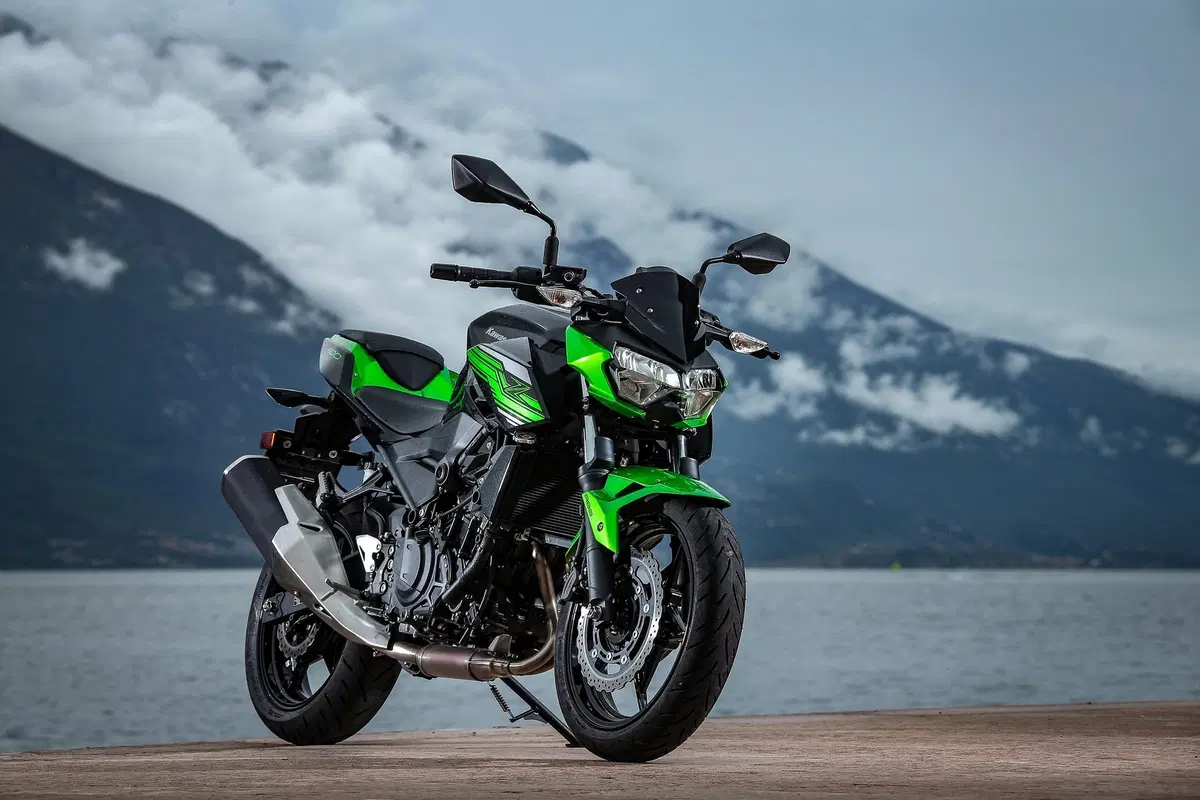 Kawasaki Z400 2019, TEST: la piccola Z affila le unghie [EMBARGO 31 maggio ORE 11. 00] (15)