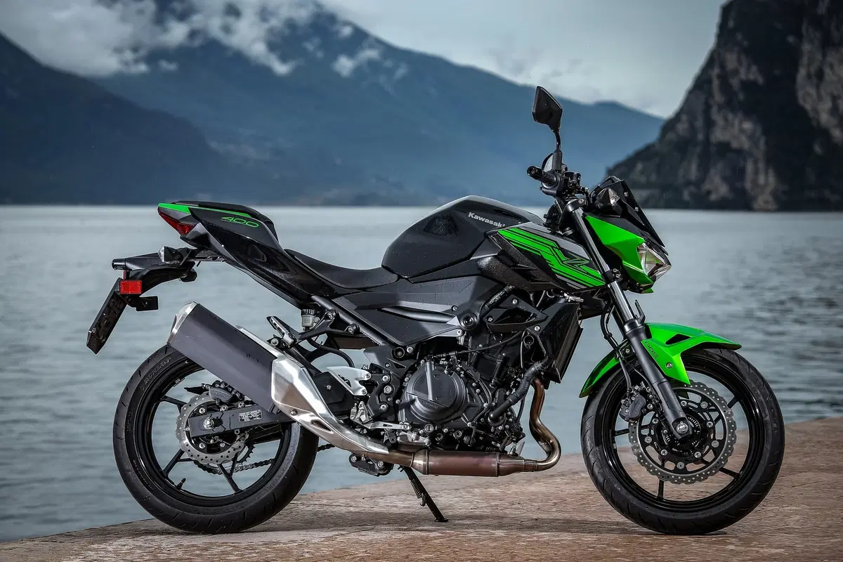 Kawasaki Z400 2019, TEST: la piccola Z affila le unghie [EMBARGO 31 maggio ORE 11. 00] (12)