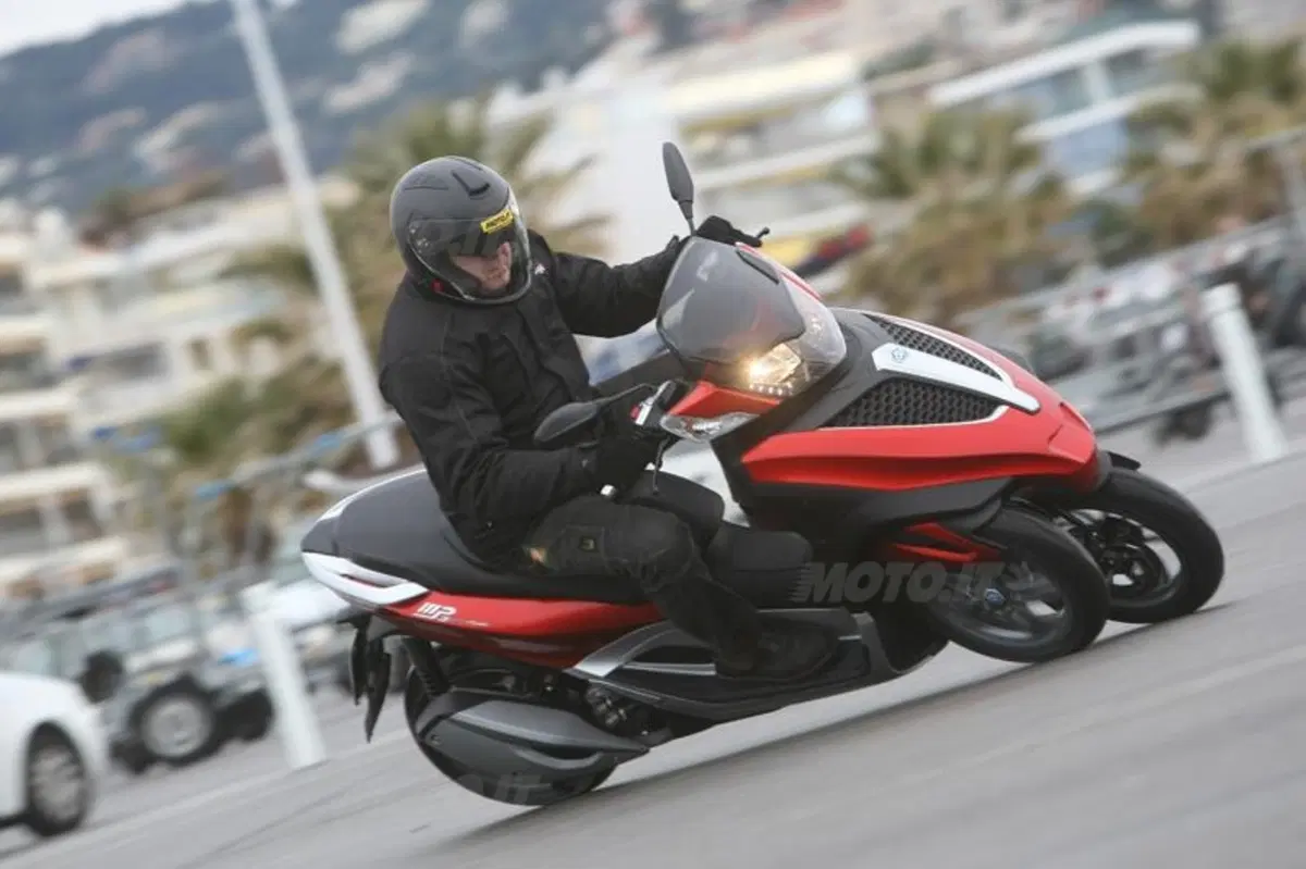 Piaggio MP3 Yourban   (3)