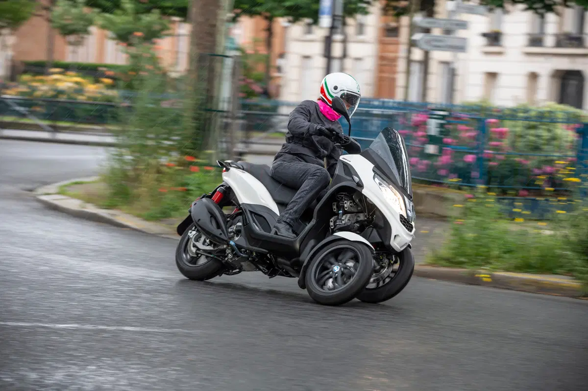 Piaggio MP3 300 HPE Sport, TEST (2)