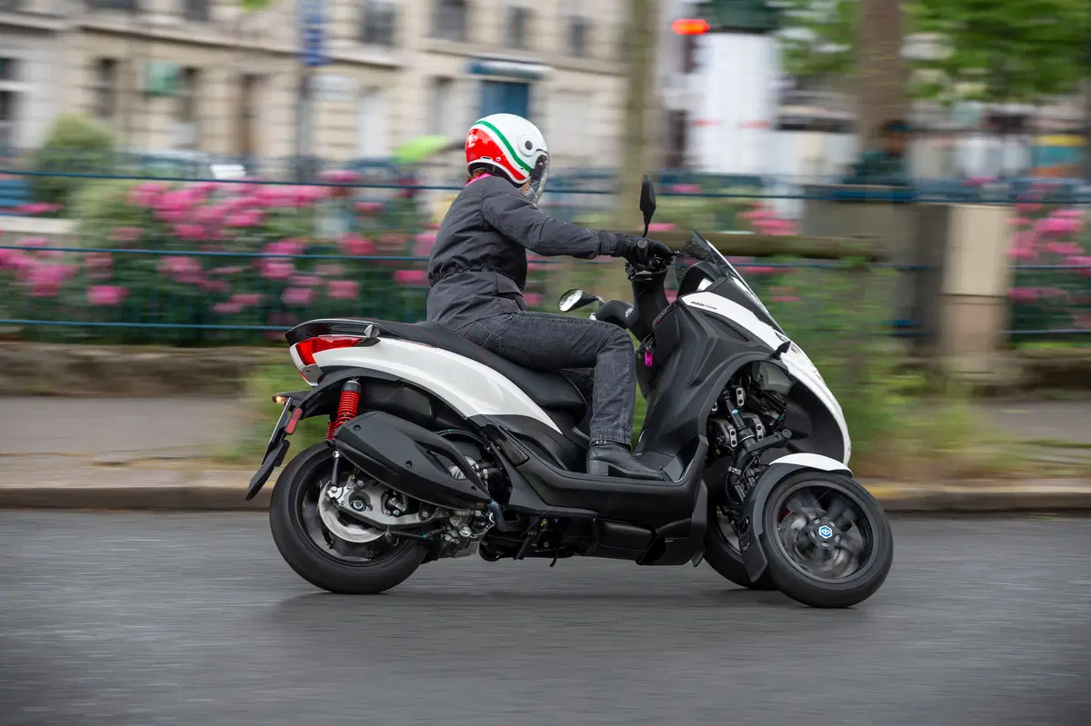 Piaggio MP3 300 HPE Sport, TEST