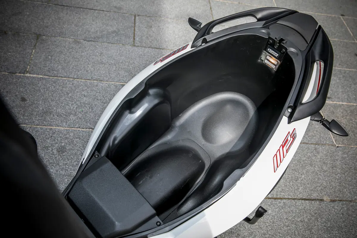 Piaggio MP3 300 HPE Sport, TEST (18)