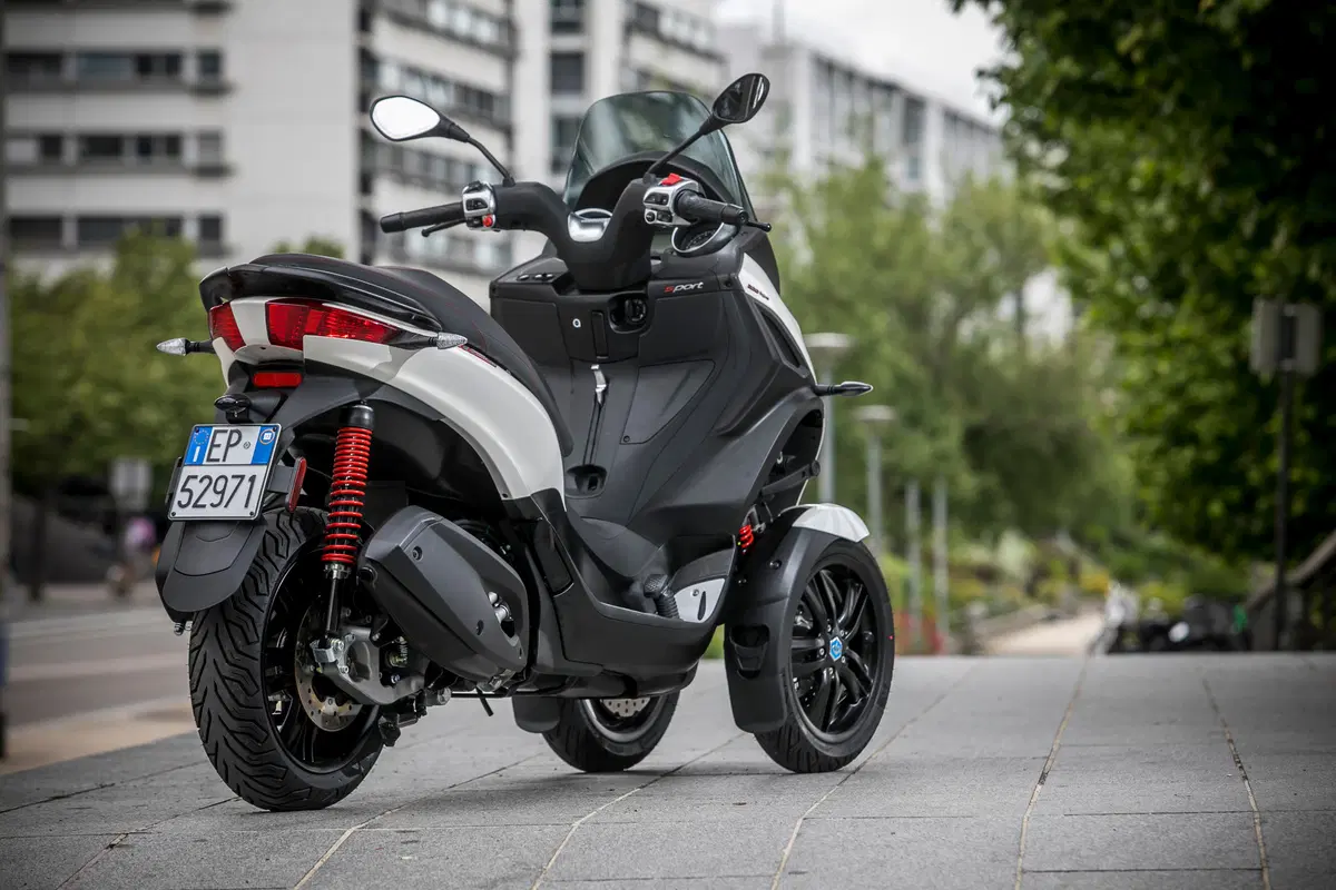 Piaggio MP3 300 HPE Sport, TEST (10)