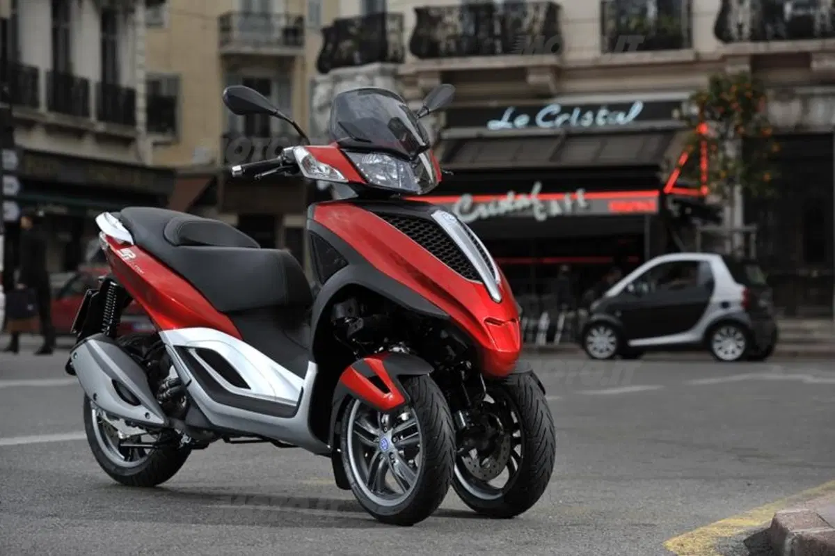 Piaggio MP3 Yourban   (21)