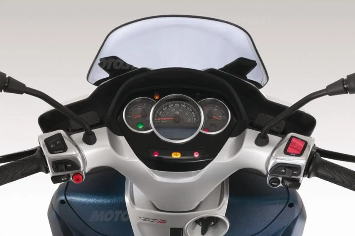 Piaggio MP3 Yourban   (26)