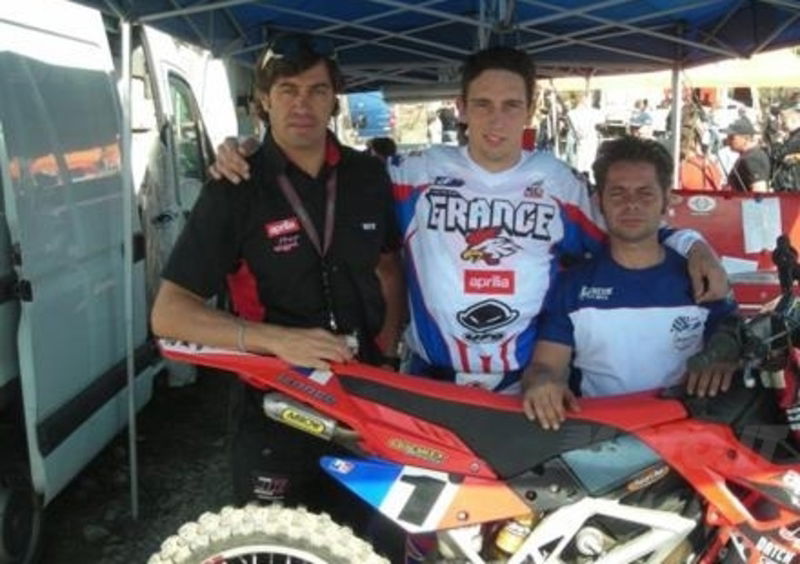 Loic Leonce nel team JK Aprilia a fianco di Smith