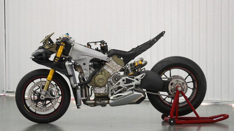 Ducati Streetfighter V4 il 13 giugno. Ecco perch&eacute; potrebbe chiamarsi Monster