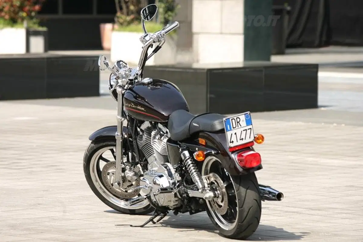 Harley-Davidson 883 Sportster Superlow  (20)