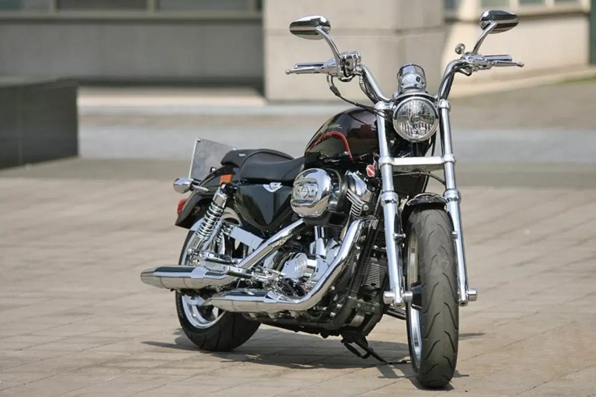 Harley-Davidson 883 Sportster Superlow  (21)