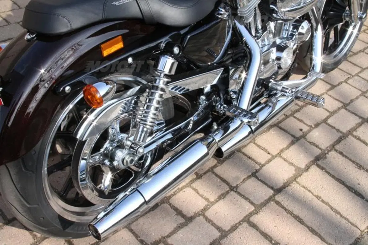 Harley-Davidson 883 Sportster Superlow  (48)