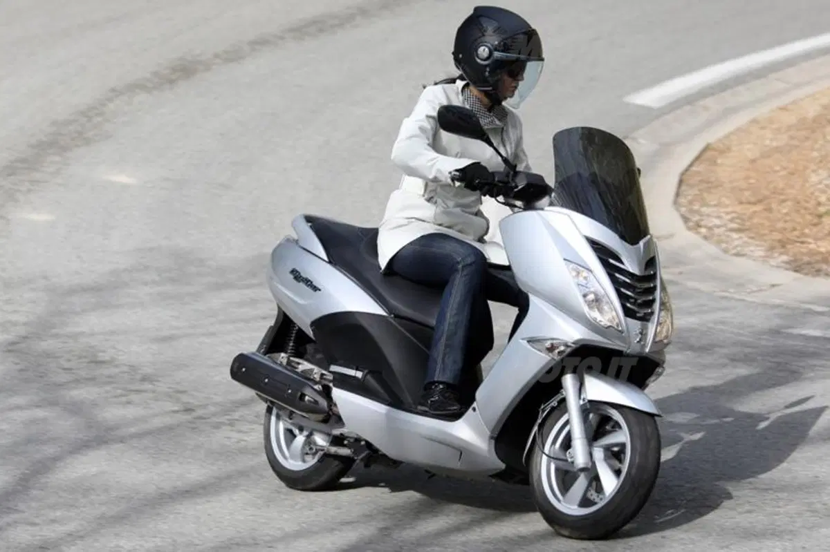 Peugeot Citystar 125i e 200i  (2)