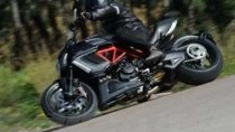 Come "non" rubare una Ducati Diavel