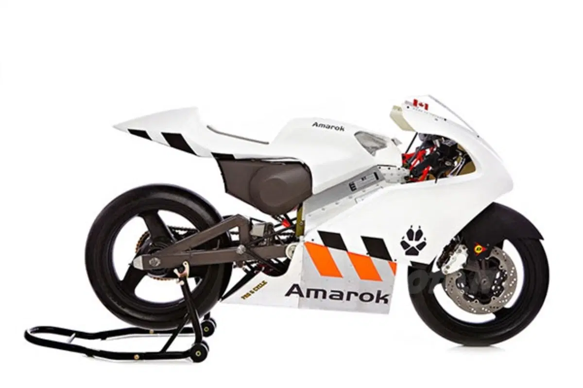 Amarok, la moto elettrica da corsa minimalista (9)