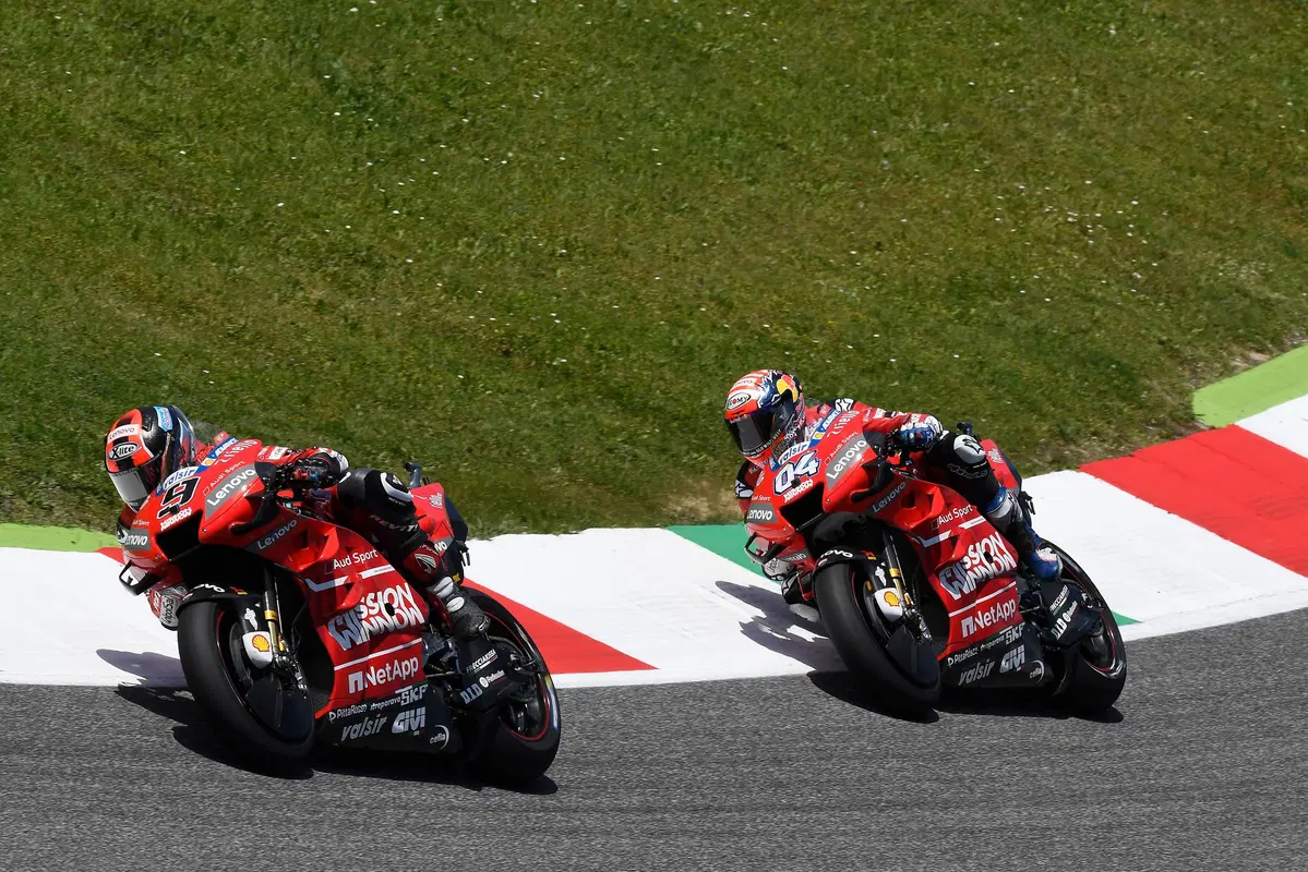 Márquez provoca Dovizioso. Come Rossi con Biaggi...