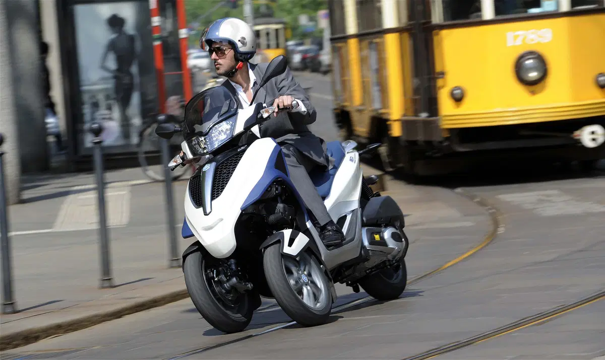 Nuovo Piaggio Mp3 Yourban 300 LT (2)