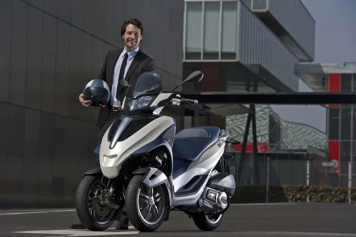 Nuovo Piaggio Mp3 Yourban 300 LT (3)