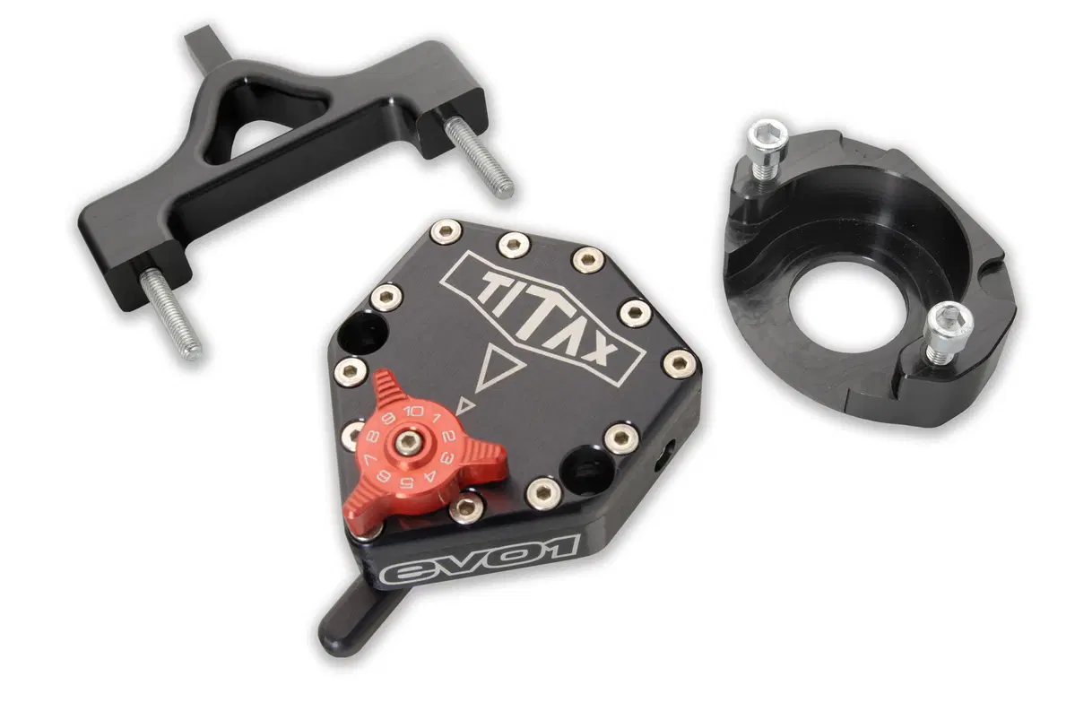 Ammortizzatore di sterzo rotativo Titax da LLS Racing (4)