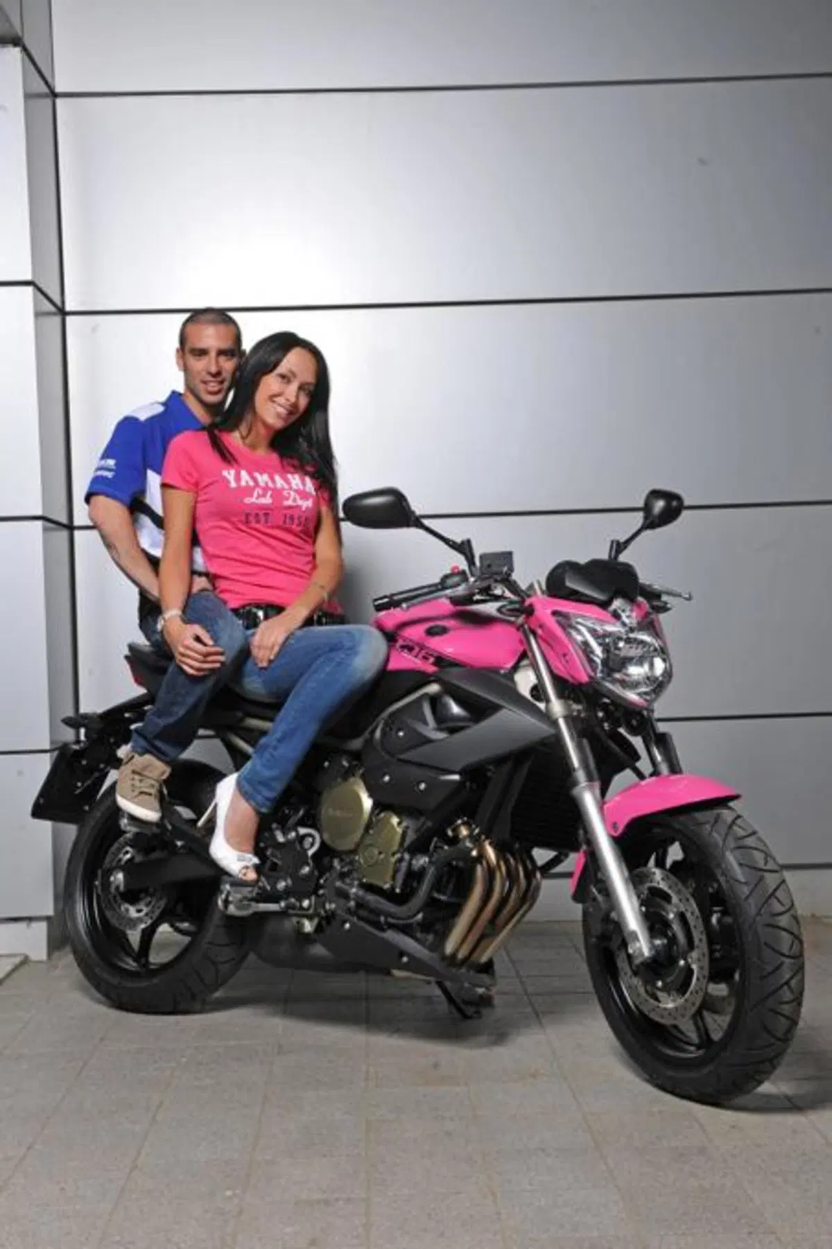 La Yamaha XJ6 in rosa al Giro d'Italia (3)