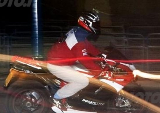 William prima del matrimonio si è distratto in sella alla sua moto