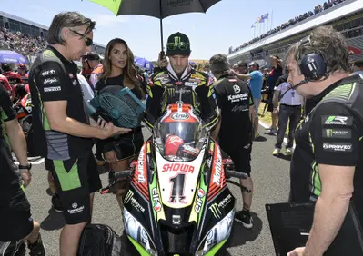 SBK 2019. Rea penalizzato per il contatto con  Lowes