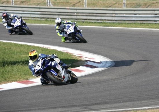 Yamaha R Series Cup 2011: Agnelli e Brunelli vincono a Monza