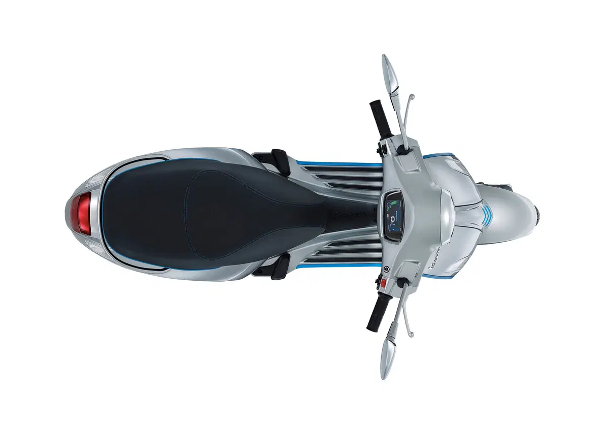 Vespa Elettrica. Immagini statiche (5)