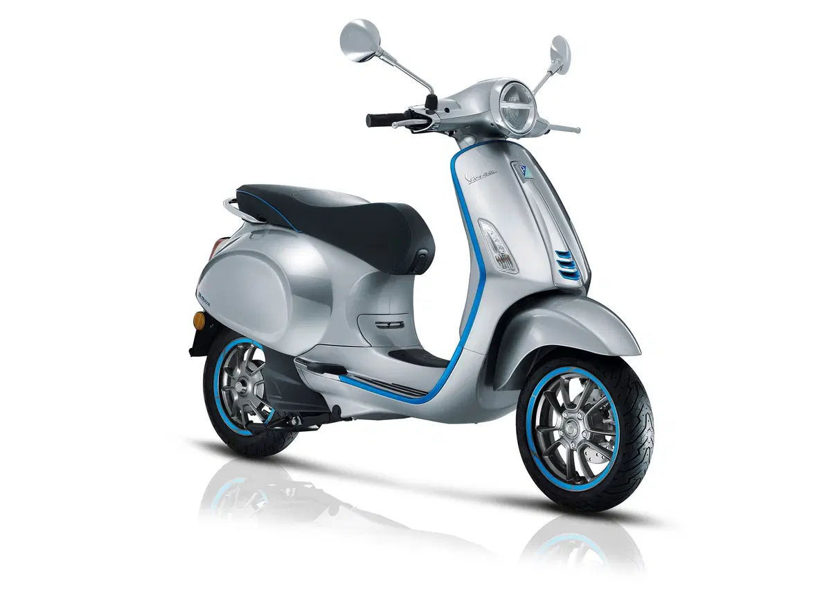 Vespa Elettrica. Immagini statiche (2)