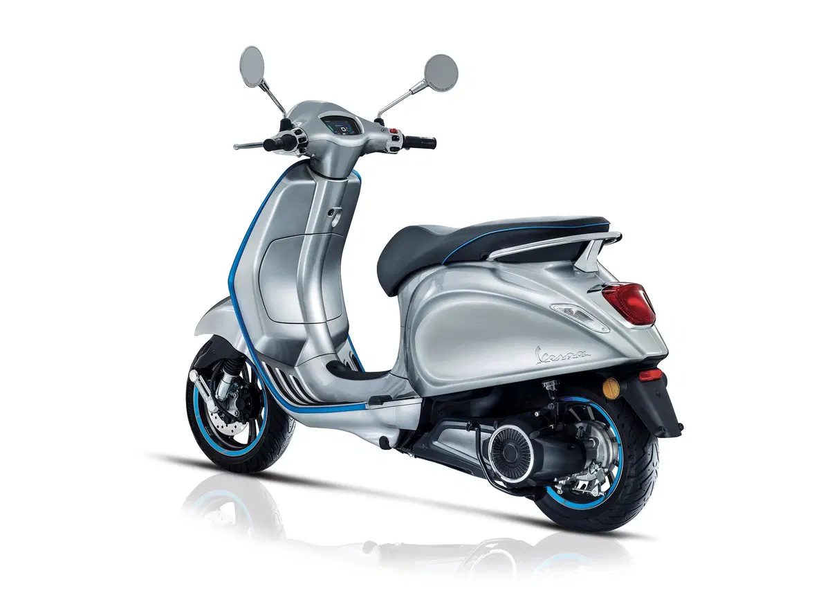 Vespa Elettrica. Immagini statiche (6)