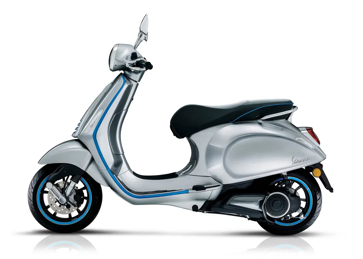 Vespa Elettrica. Immagini statiche (7)