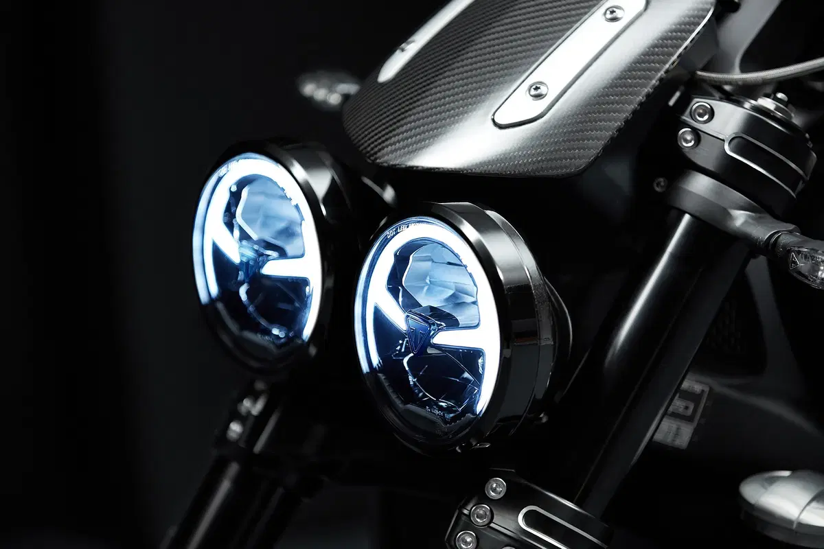 Triumph Rocket 3 TFC 2019: serie limitata e motore 2.500 (3)