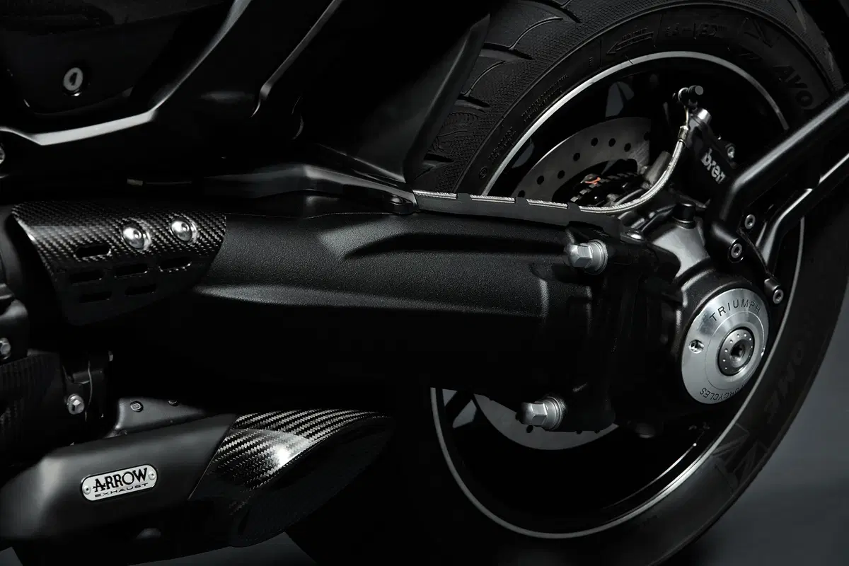 Triumph Rocket 3 TFC 2019: serie limitata e motore 2.500 (14)