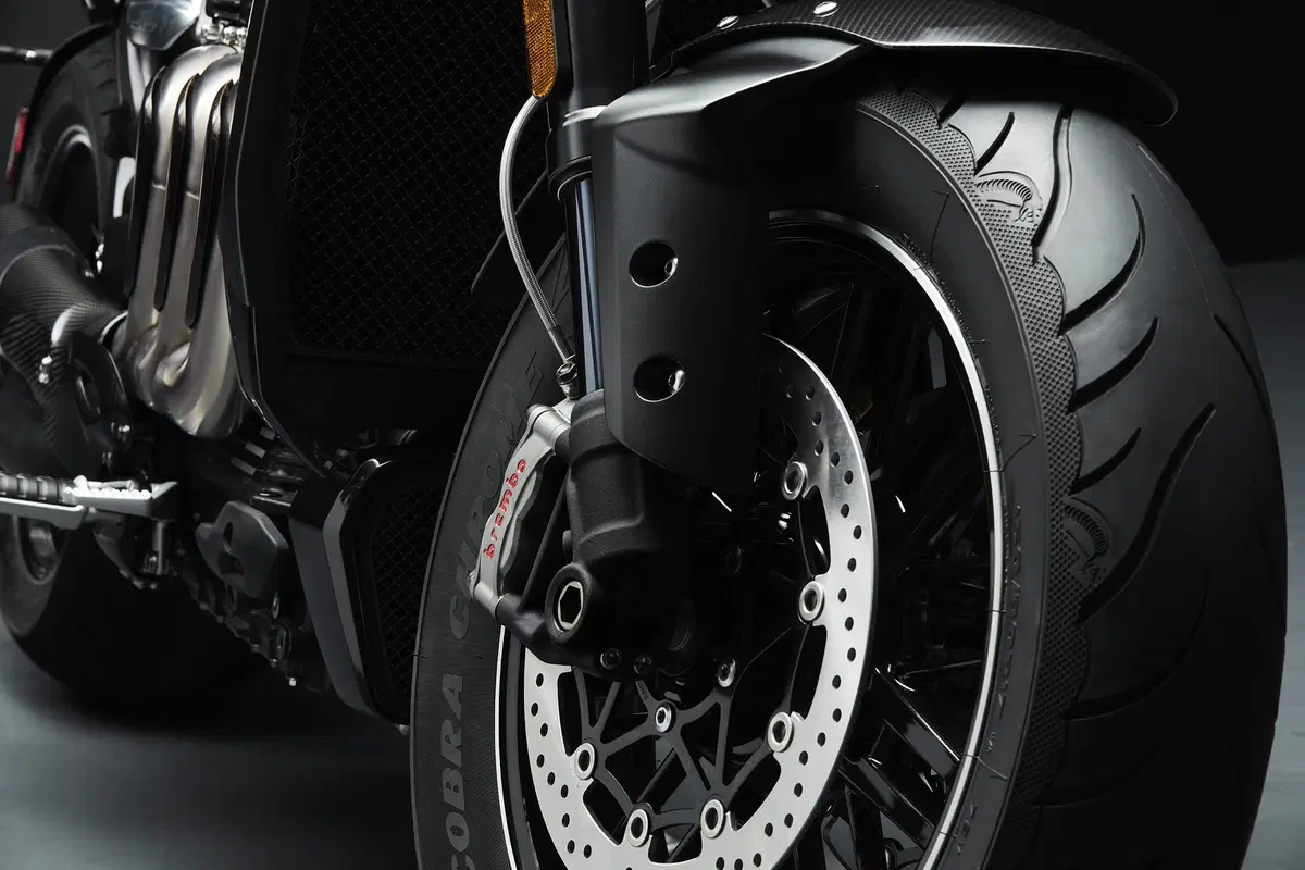Triumph Rocket 3 TFC 2019: serie limitata e motore 2.500 (18)