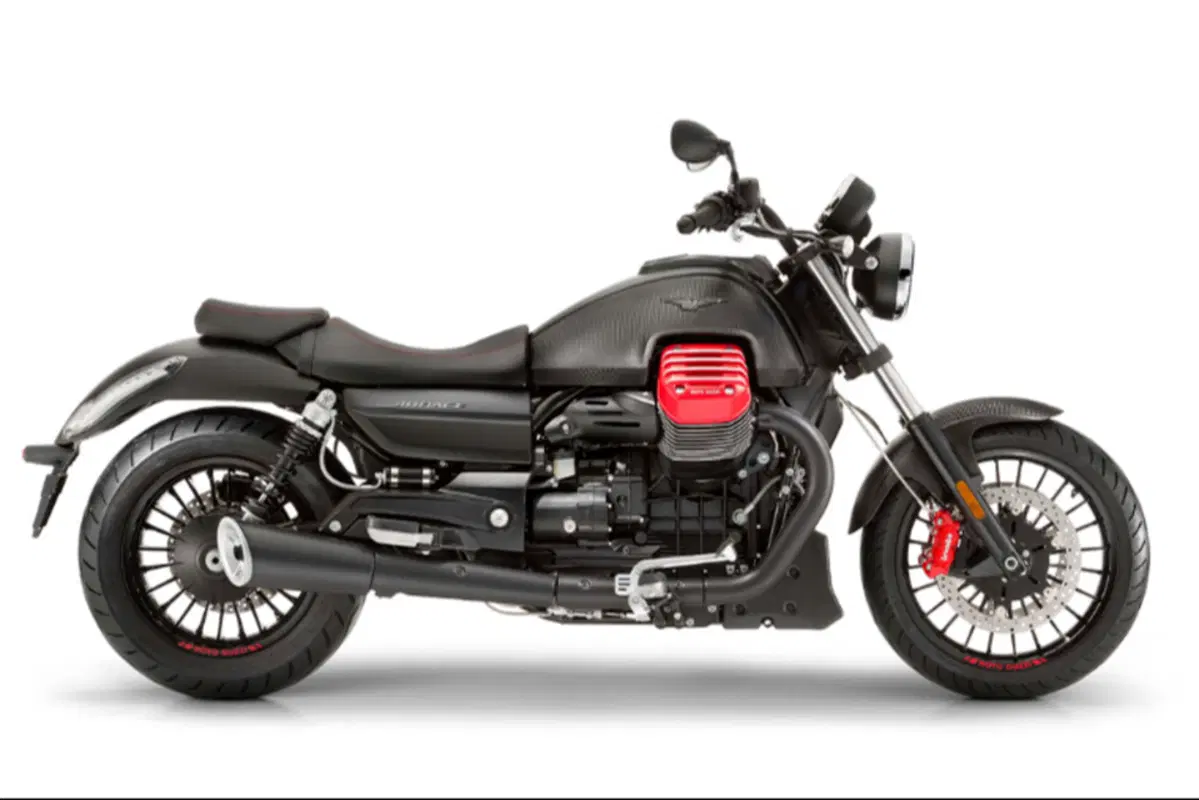 Triumph Rocket 3 TFC 2019: serie limitata e motore 2.500 (33)