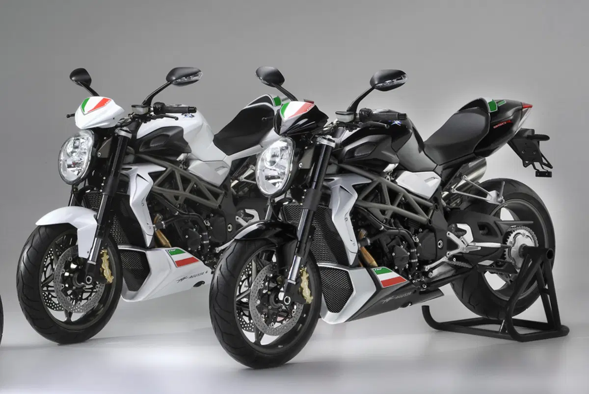 MV Agusta Brutale 990R 150° (3)