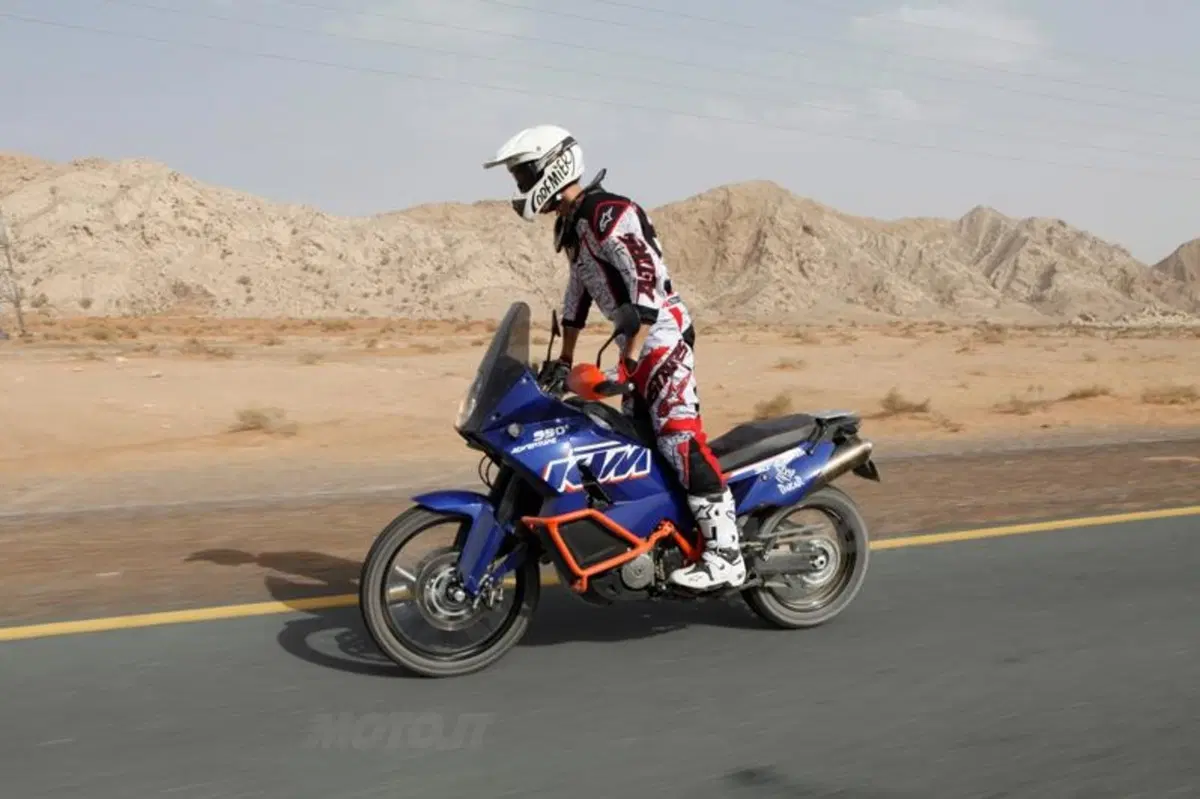 KTM 990 Adventure Dakar  (3)