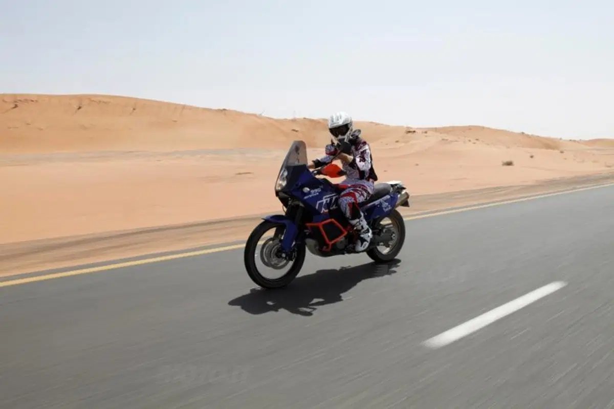 KTM 990 Adventure Dakar  (6)