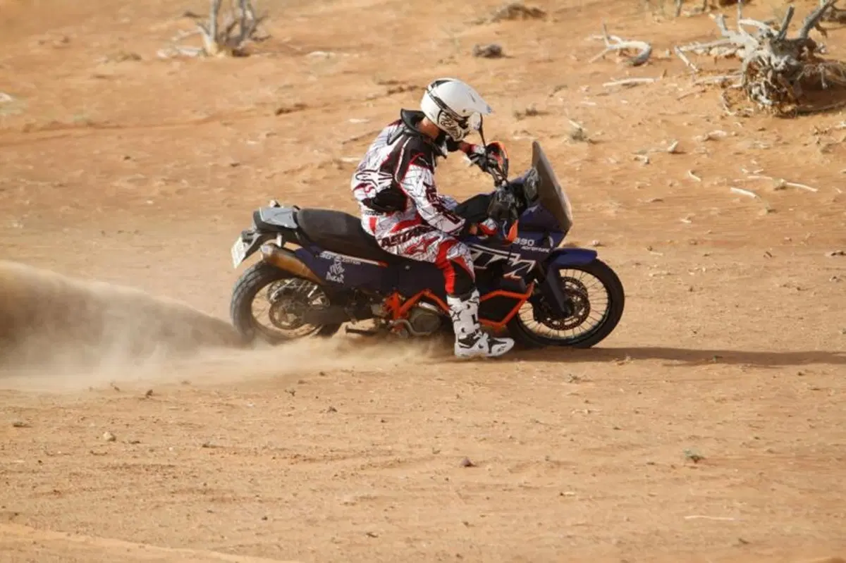 KTM 990 Adventure Dakar  (10)
