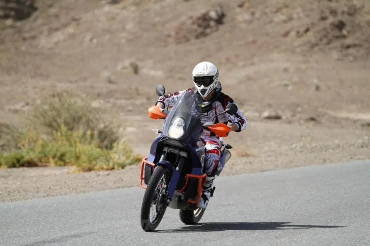 KTM 990 Adventure Dakar  (11)