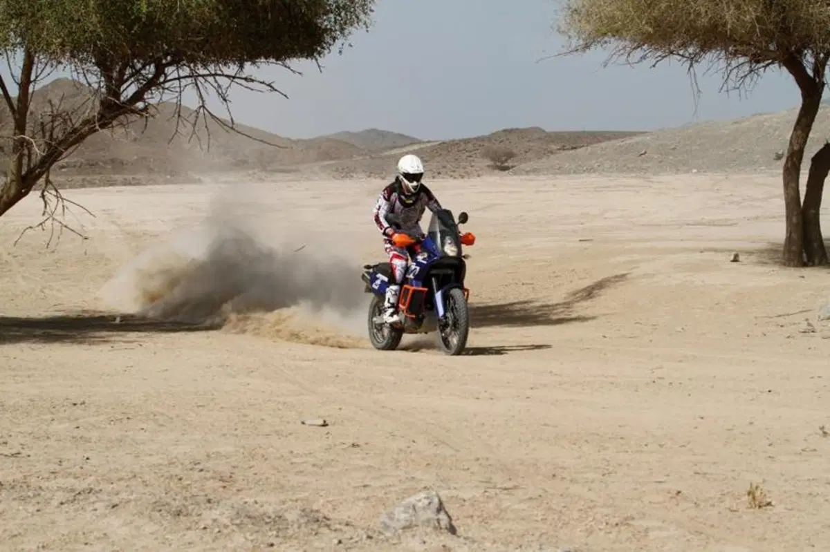 KTM 990 Adventure Dakar  (12)
