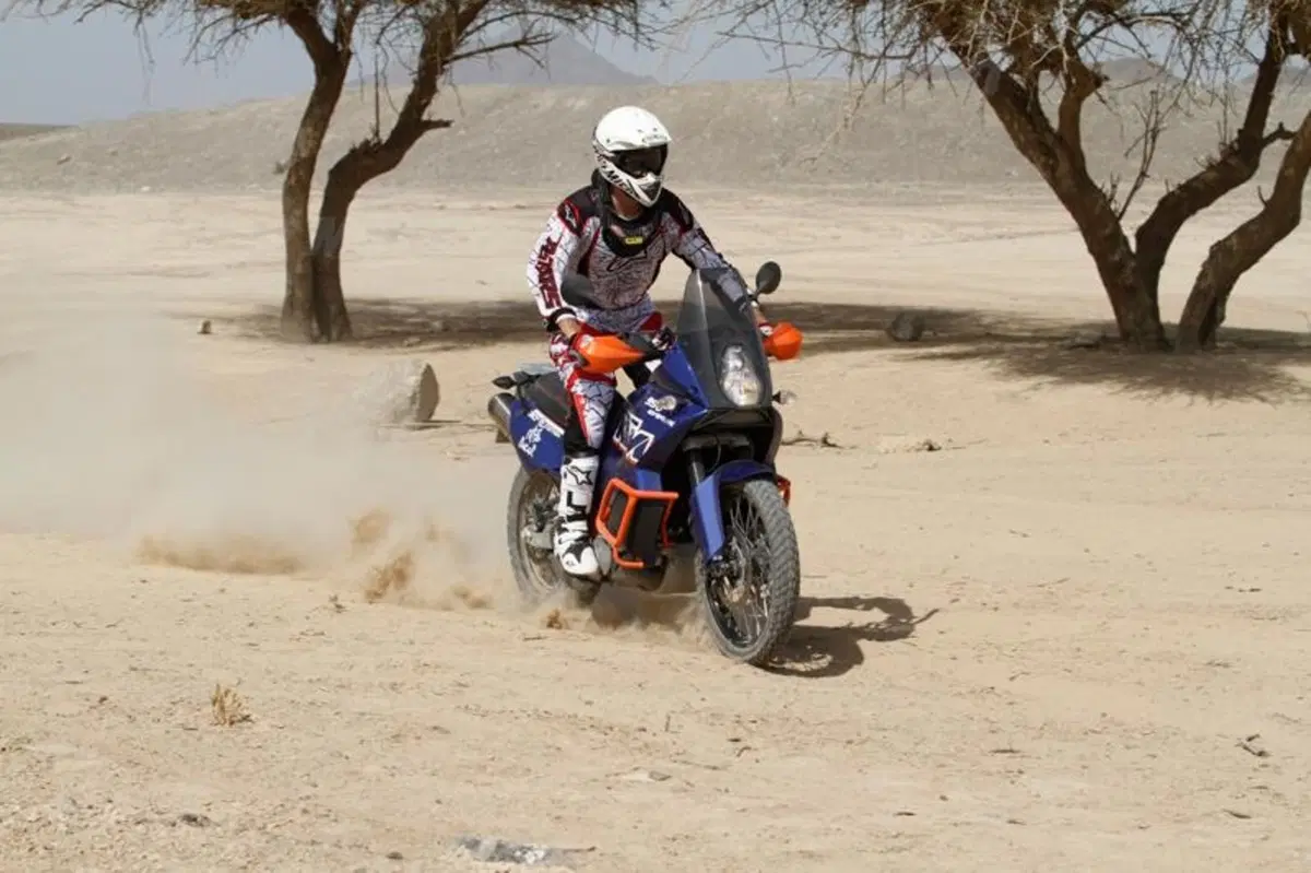 KTM 990 Adventure Dakar  (13)