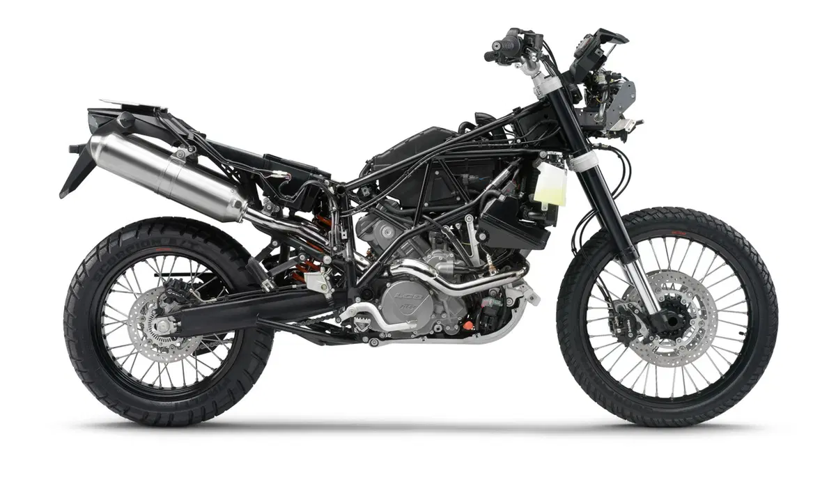 KTM 990 Adventure Dakar  (30)