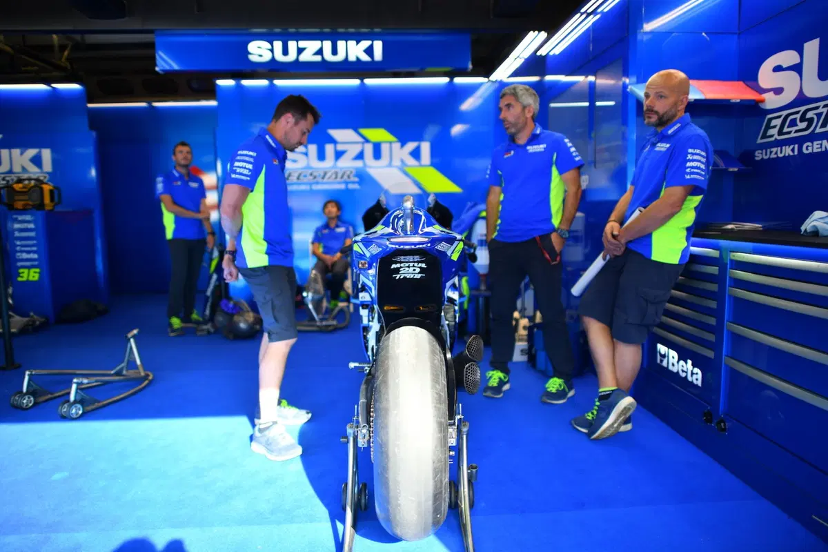 La MotoGP è uno sport di squadra. Il dietro le quinte del team Suzuki (3)