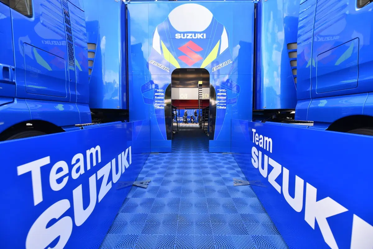 La MotoGP è uno sport di squadra. Il dietro le quinte del team Suzuki (4)