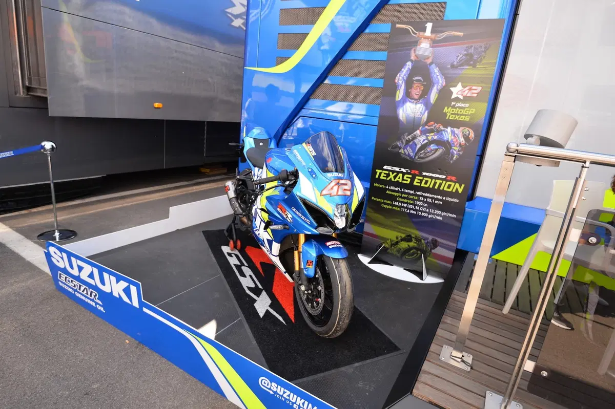 La MotoGP è uno sport di squadra. Il dietro le quinte del team Suzuki (14)