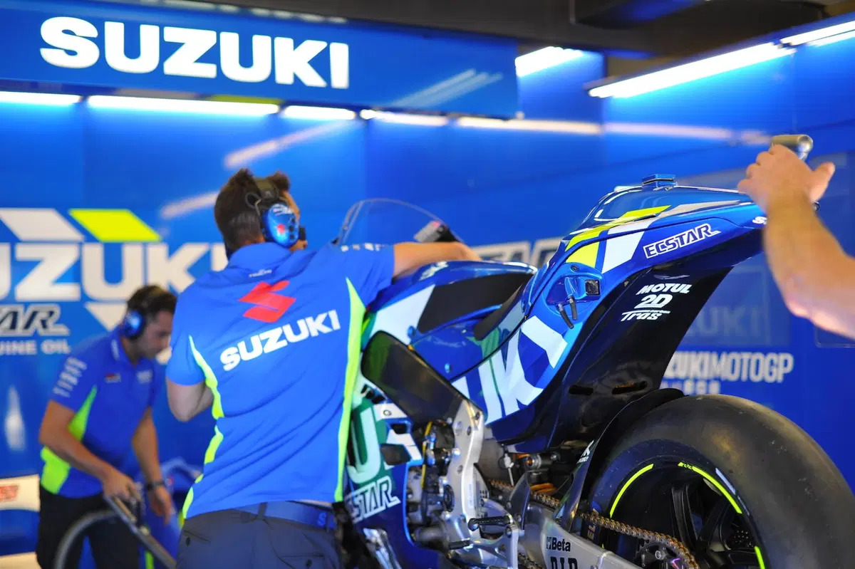 La MotoGP è uno sport di squadra. Il dietro le quinte del team Suzuki (6)